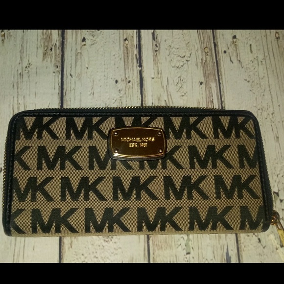 Michael Kors Jet Set bag and wallet - Picture 5 of 8